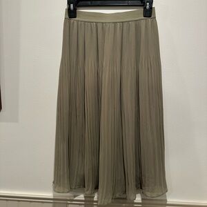 H&M Khaki A-Line Pleated Skirt